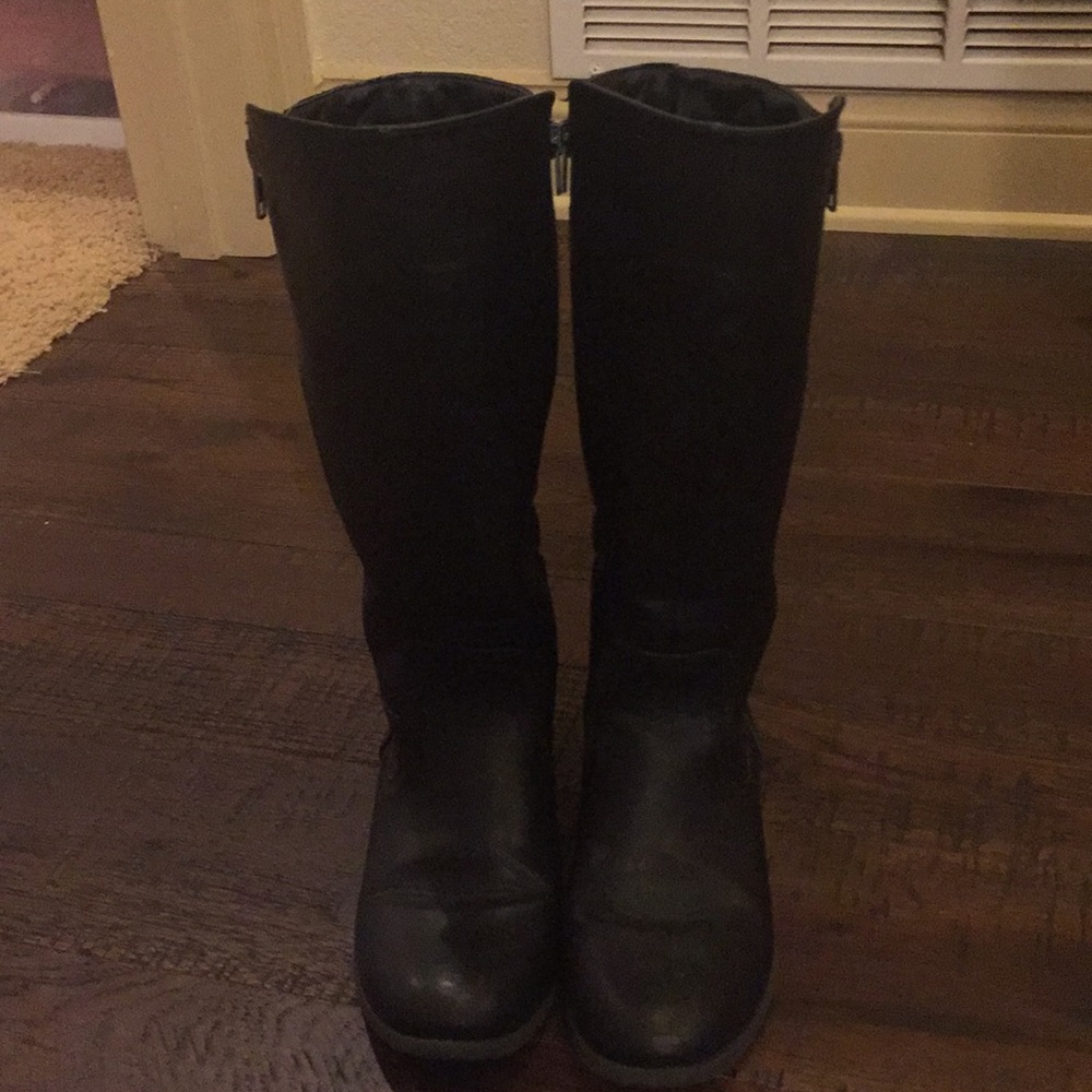 Black boots